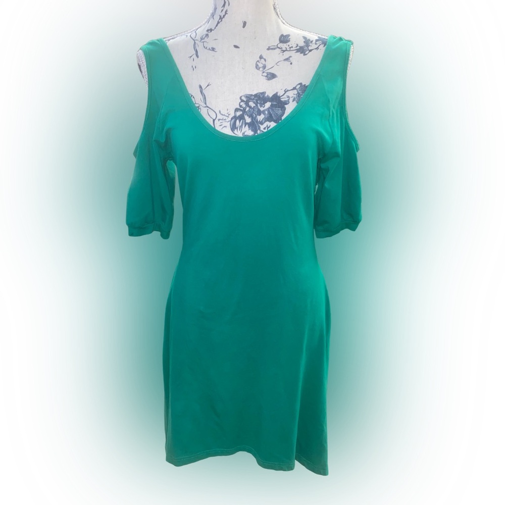 Green Cold Shoulder Dress – Size Small – EUC